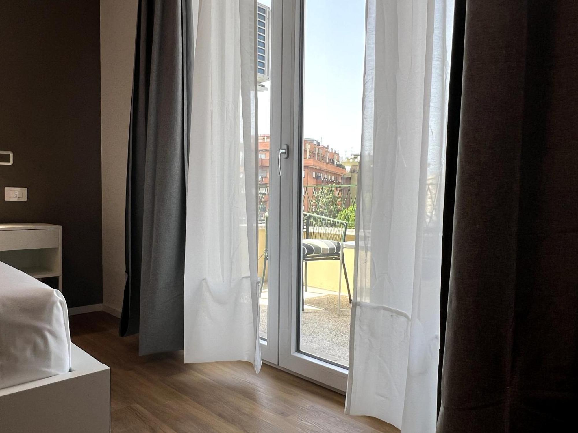 Near Vatican, Irnerio 47 Guest House Rome Exterior photo